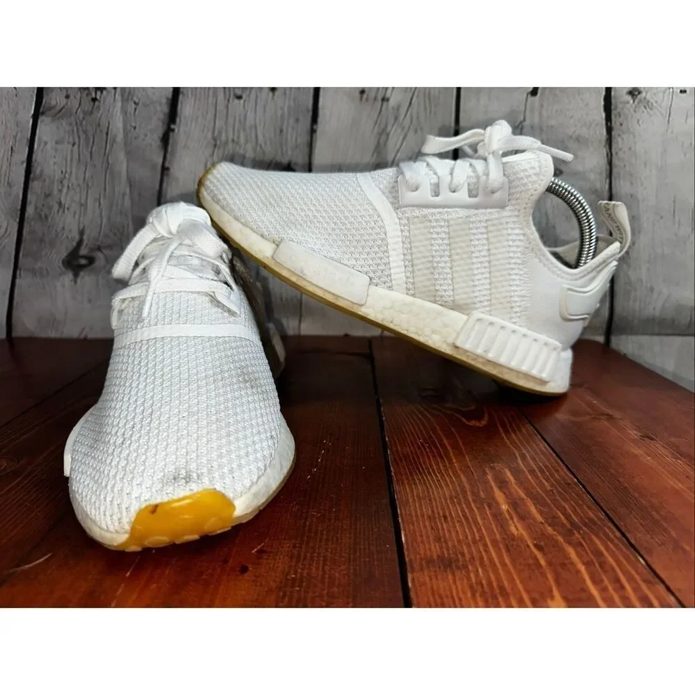 Adidas NMD_R1 Cloud White Gum D96635 Men’s Size 7.5 Boost Running Shoes Sneakers